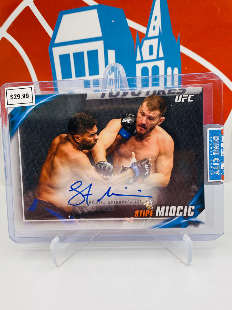 Topps 2019 UFC Knockout On Card Autograph #/60
